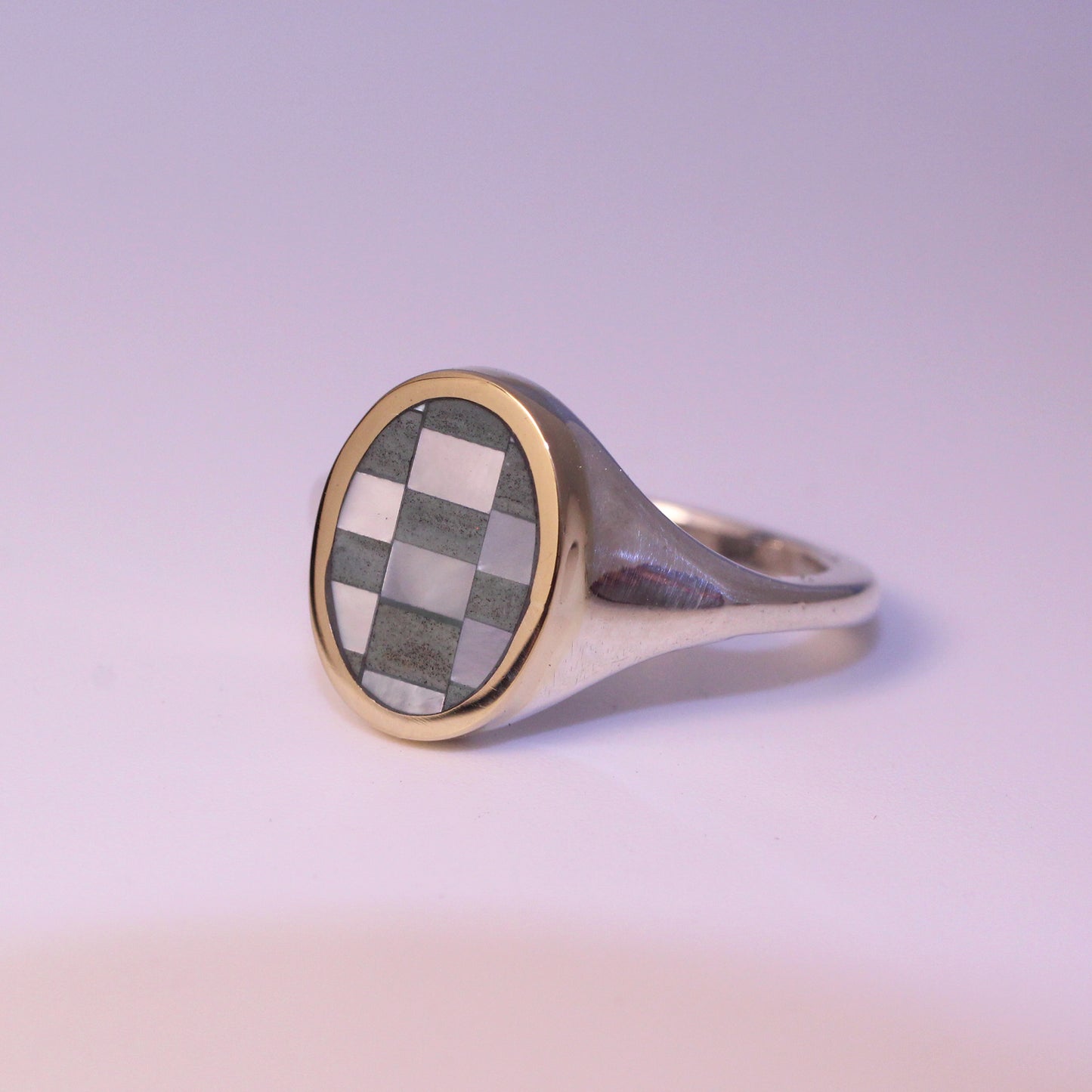 Checker Mirror Signet Size 5.5