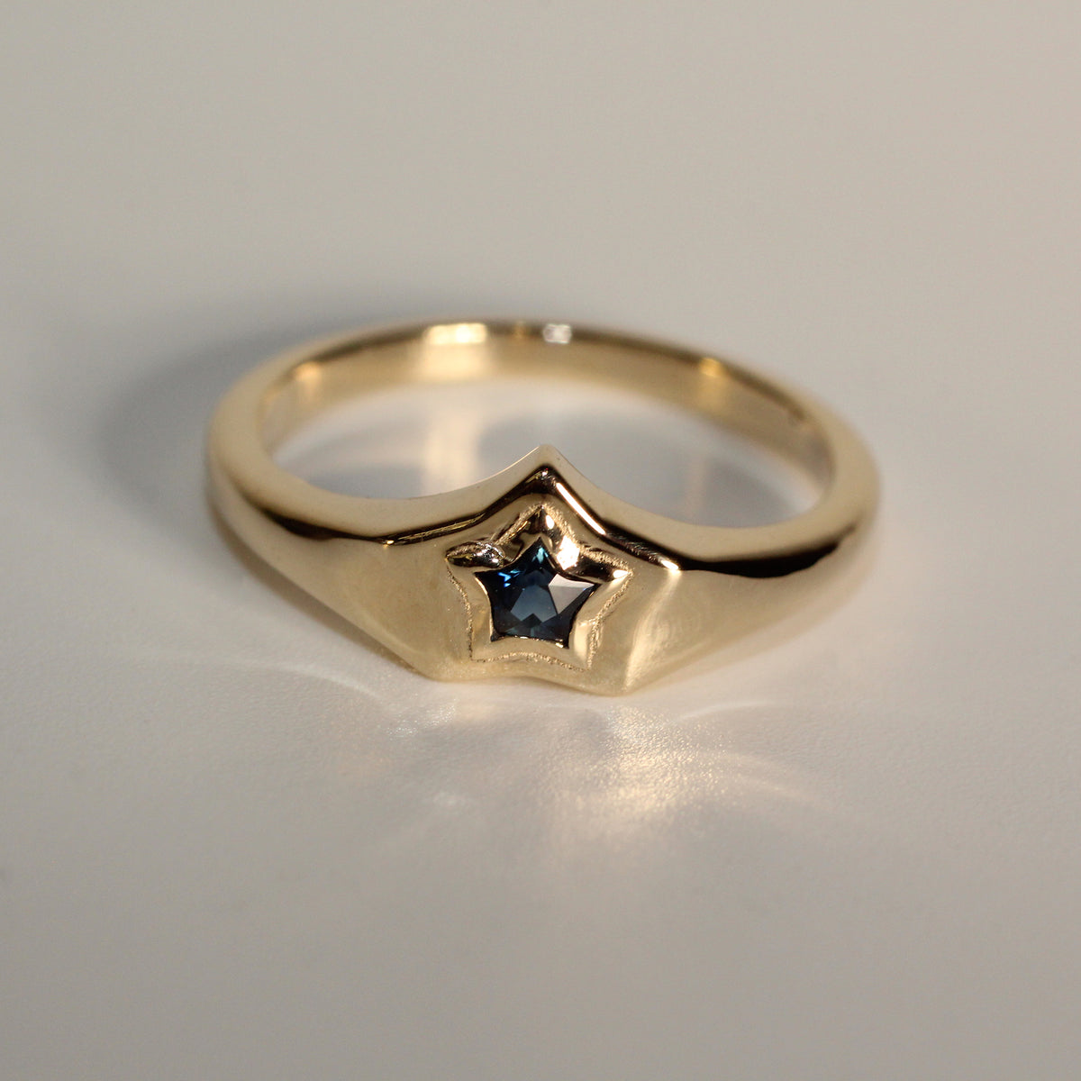 Polly P Star Signet Sz 5.75